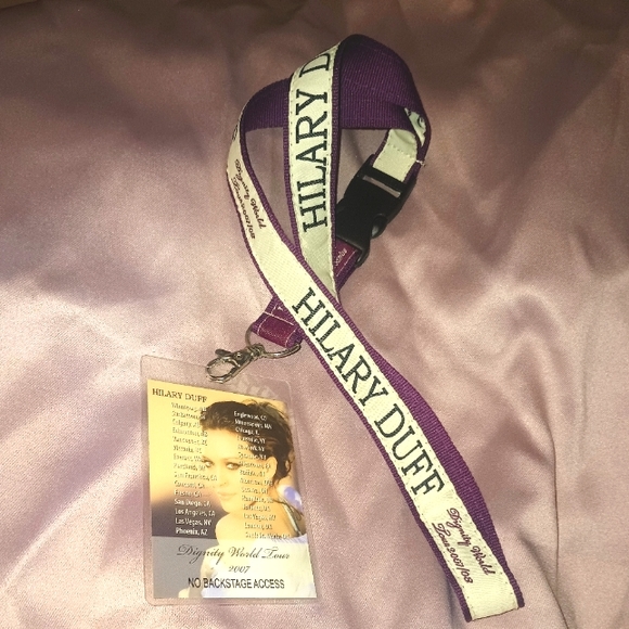 Hilary Duff 2007 Dignity World Tour - Picture 1 of 8